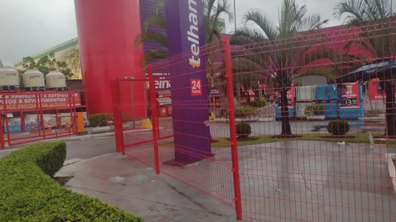 imagem principal obra Projeto <strong>com gradil em pintura eletrostática</strong>